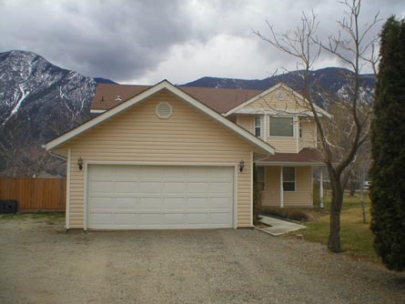 Keremeos, Similkameen Valley - Vineyard and Home For Sale - Home View