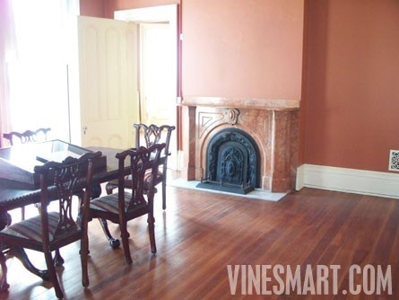 Lexington, Missouri - 26-room Mansion and Vineyard Property For Sale - Wine Real Estate