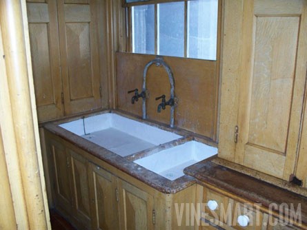 Lexington, Missouri - 26-room Mansion and Vineyard Property For Sale - Wine Real Estate