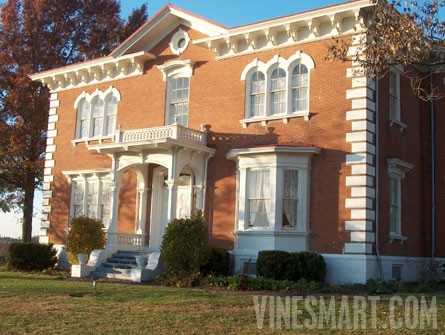 Lexington, Missouri - 26-room Mansion and Vineyard Property For Sale - Wine Real Estate